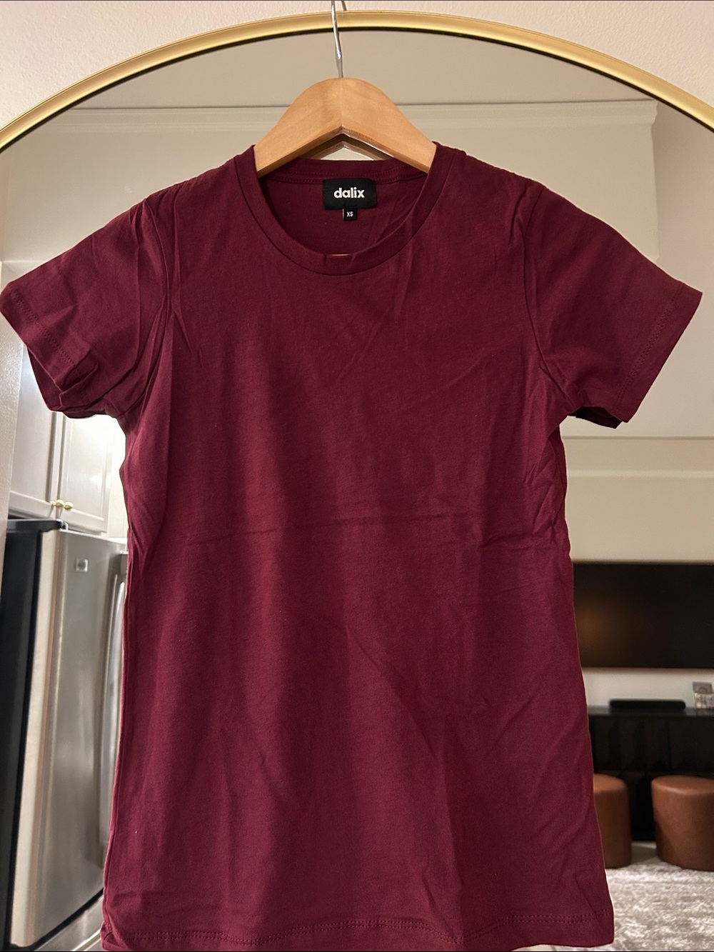 Dalix Women's Short Sleeve Tee in Burgundy NWOT